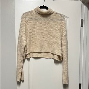 Cozy Cream cropped Turtleneck Sweater